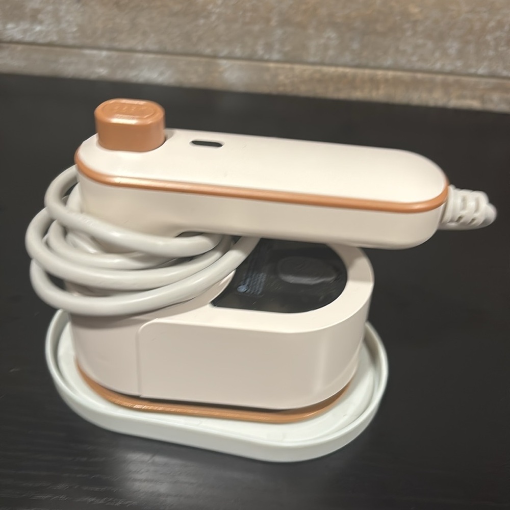 Mini travel steam iron - Picture 5 of 9